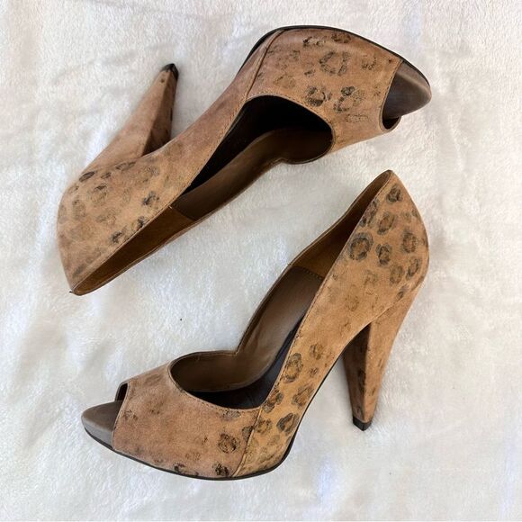 Mia Limited Edition Cosmopolitan Peep Toe Leopard Print Suede Heels size 8 - Picture 2 of 9